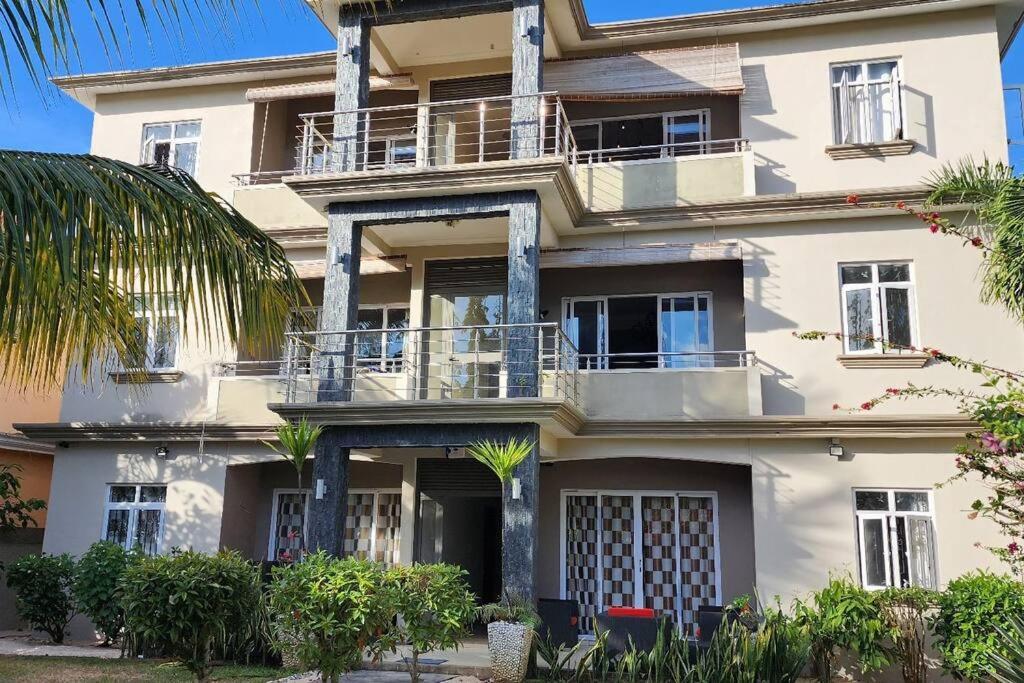 Number 8, 2Nd Floor, Pebble Bay Apartments Grand-Baie Kültér fotó