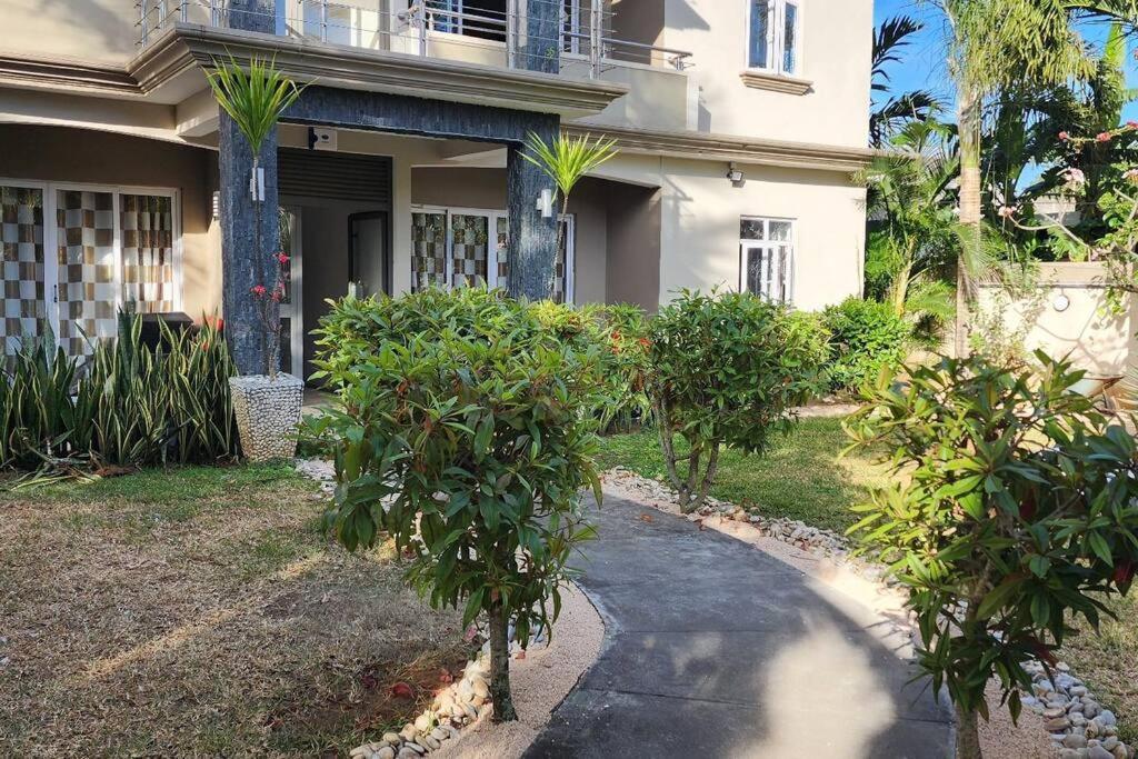 Number 8, 2Nd Floor, Pebble Bay Apartments Grand-Baie Kültér fotó
